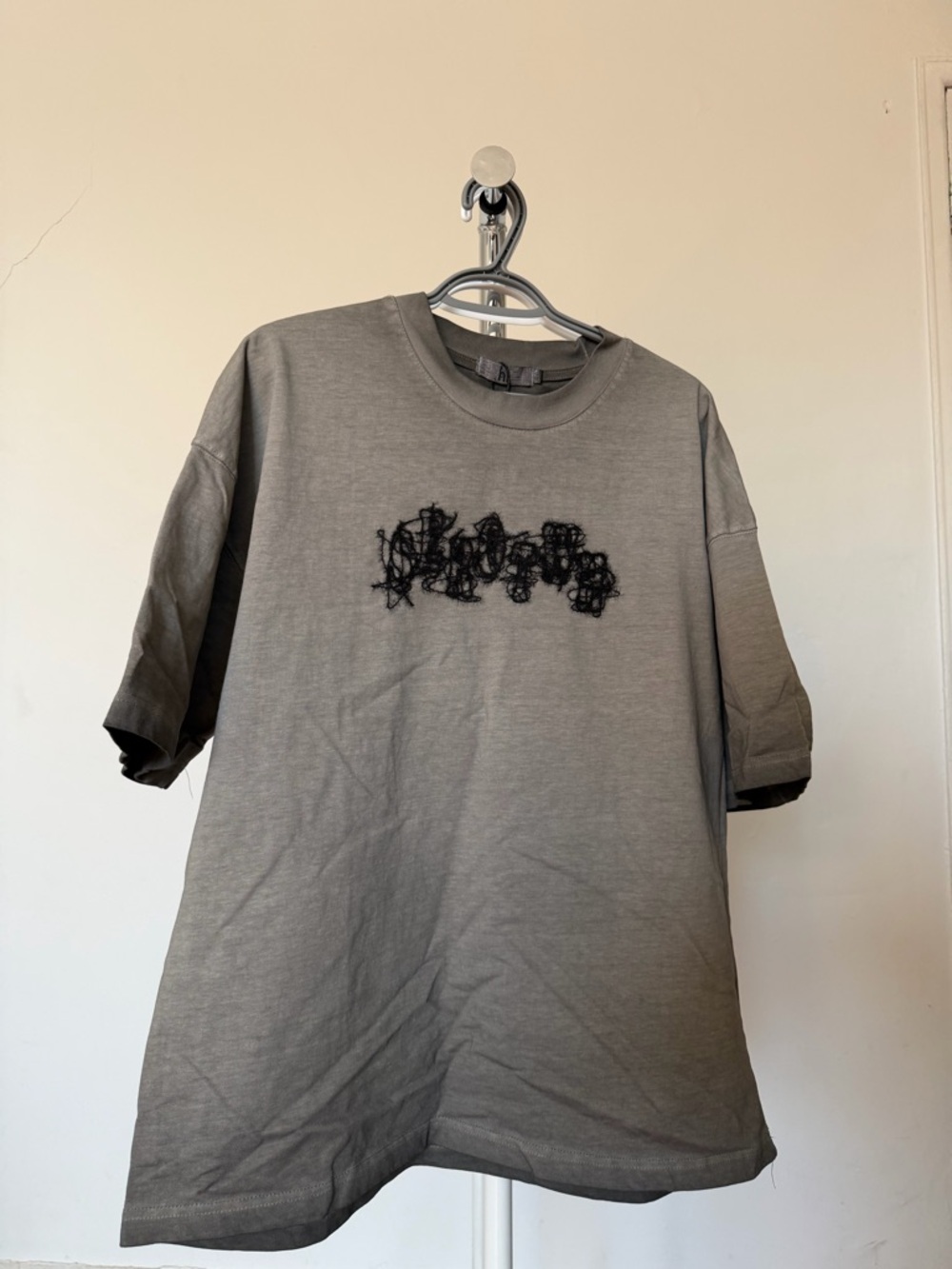 Men's Gray Short-Sleeve Graphic T-Shirt